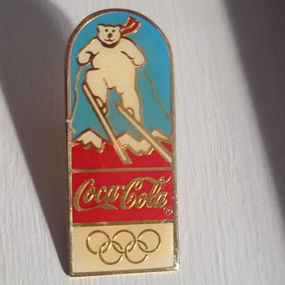 Lillehammer Norway Olympics 1994 Snow Ski Vintage Lapel Pin - Coca Cola Bear Pin - Picture 1 of 4